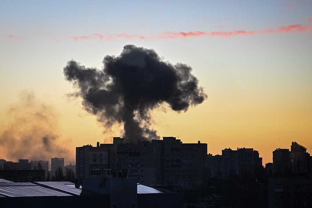 Angriff auf Wohnhäuser in Kiew
