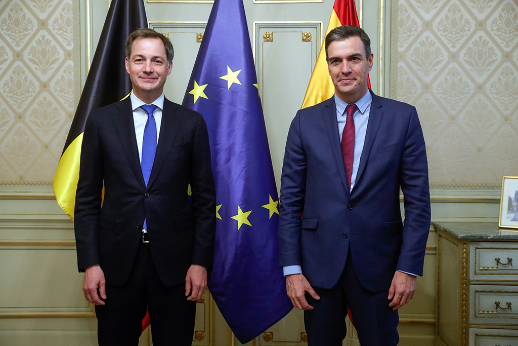 Die Premierminister von Belgien und Spanien, Alexander De Croo und Pedro Sanchez (Bild: Stephanie Lecocq/Belga)