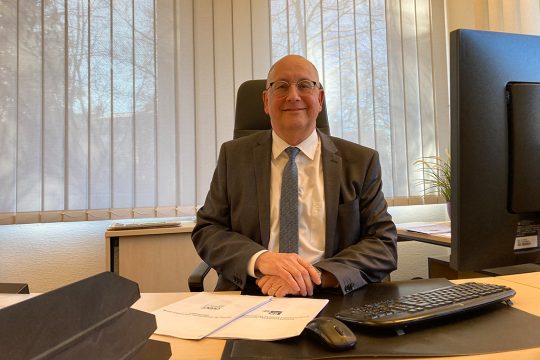 IHK-Geschäftsführer Volker Klinges (Bild: Robin Emonts/BRF)