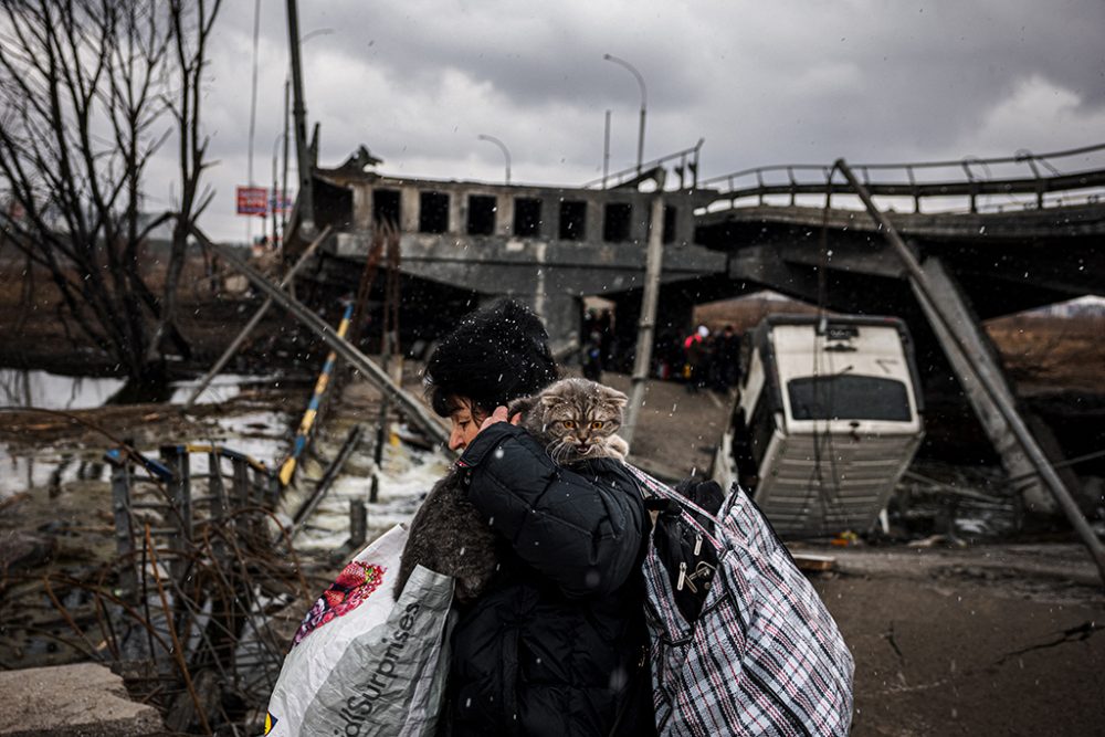 Flucht aus Irpin (Bild vom 13. März: Dimitar Dilkoff/AFP)