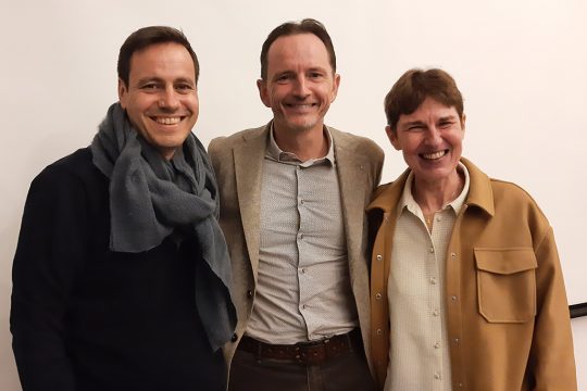 BOIK-Präsident Jean-Michel Saive mit LOS-Präsident Alexander Fickers (l.) und Geschäftsführerin Nathalie Beerden (Bild: Christophe Ramjoie/BRF)