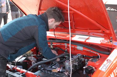 Markus Meyer hat das Auto gemeinsam mit Yannick Neuville gekauft (Bild: Katrin Margraff/BRF)