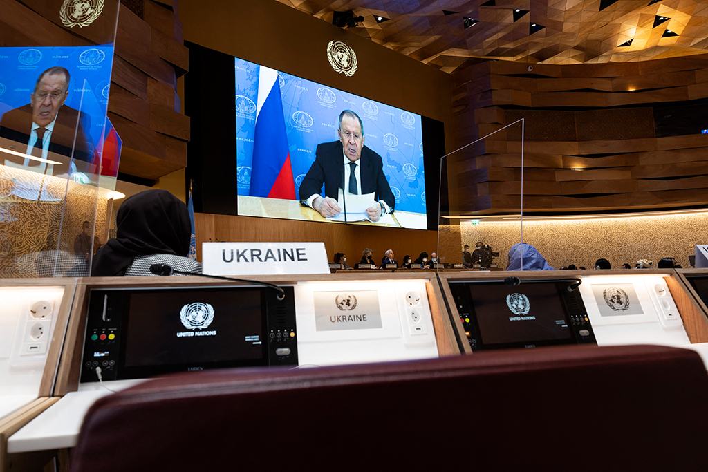 Der russische Außenminister Sergej Lawrow bei seiner Rede vor der Ständigen Abrüstungskonferenz in Genf (Bild: Salvatore Di Nolfi/Pool/AFP)