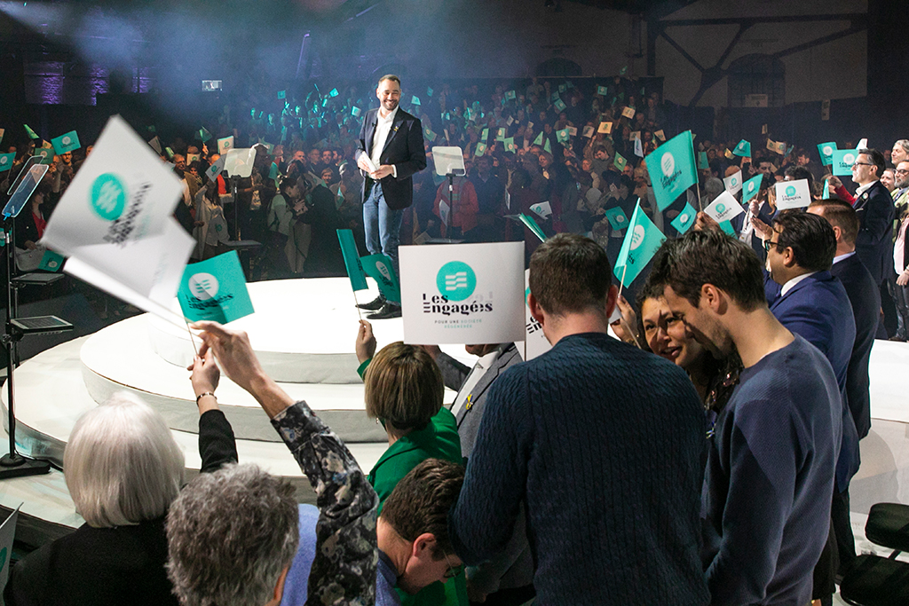 Der Vorsitzende Maxime Prévot gab den neuen Parteinamen am Samstag bekannt (Bild: Hatim Kaghat/Belga)
