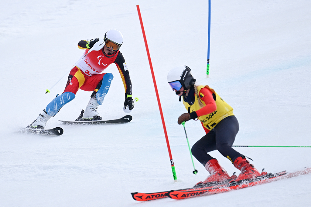 Paralympics: Linda Le Bon und ihre Begleitfahrerin Ulla Gilot (Bild: Wang Zhao/AFP)