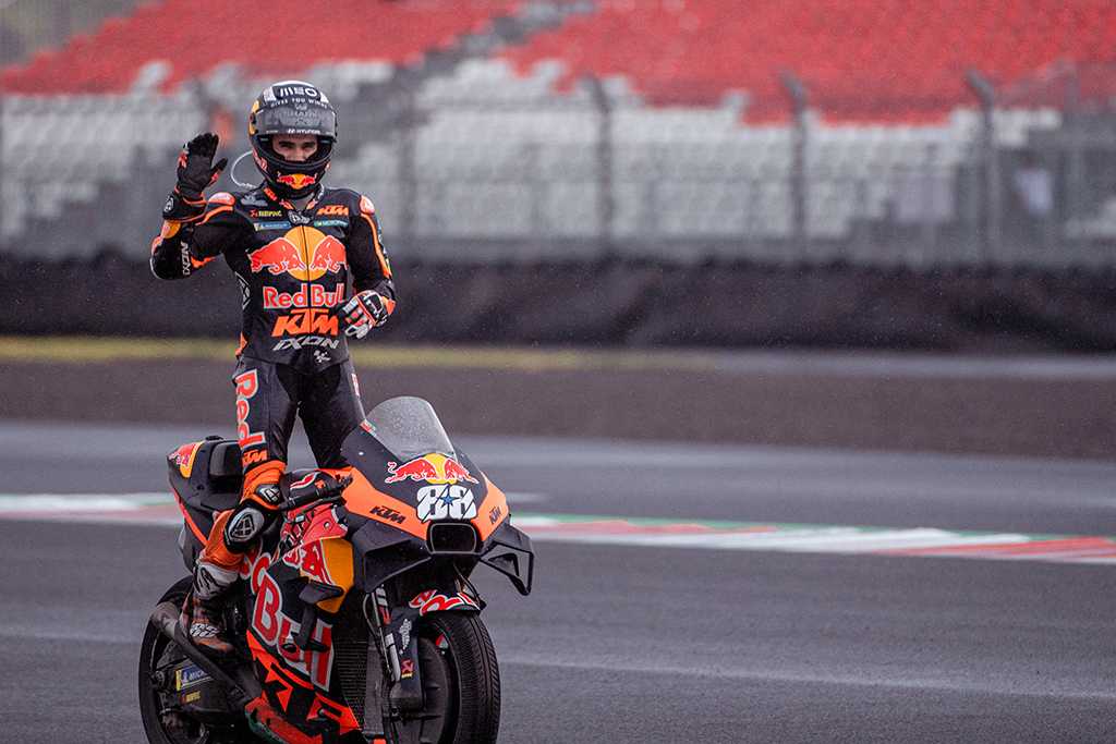 Miguel Oliveira gewinnt das MotoGP-Rennen von Indonesien (Bild: Bay Ismoyo/AFP)