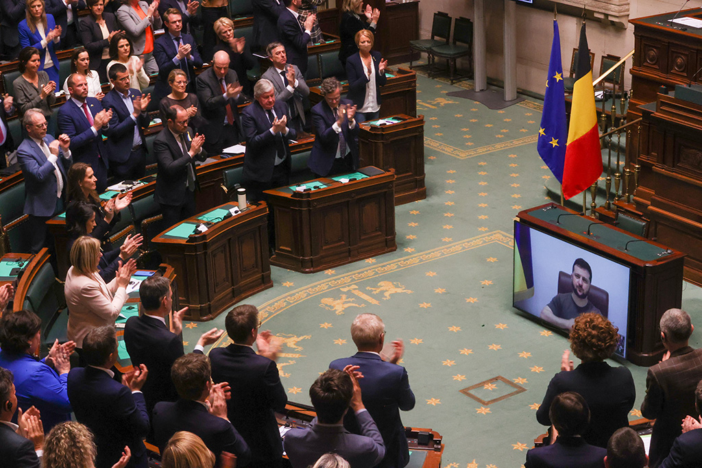 Selenskyj sprach am Donnerstag zu den Abgeordneten im Föderalparlament (Bild: Virginie Lefour/Belga)