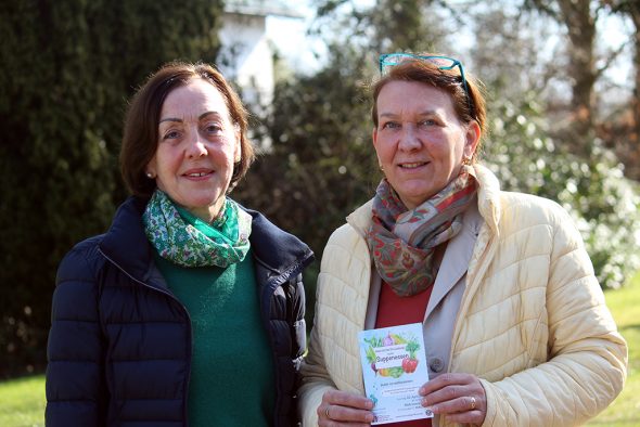 Marita Quetsch und Hilla Conraeds - zwei der Organisatorinnen des Suppenessens für den guten Zweck in Hauset (Bild: Lena Orban/BRF)
