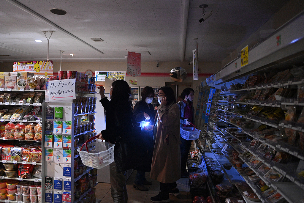 Stromausfall in Tokio nach Erdbeben (Bild: Philip Fong/AFP)