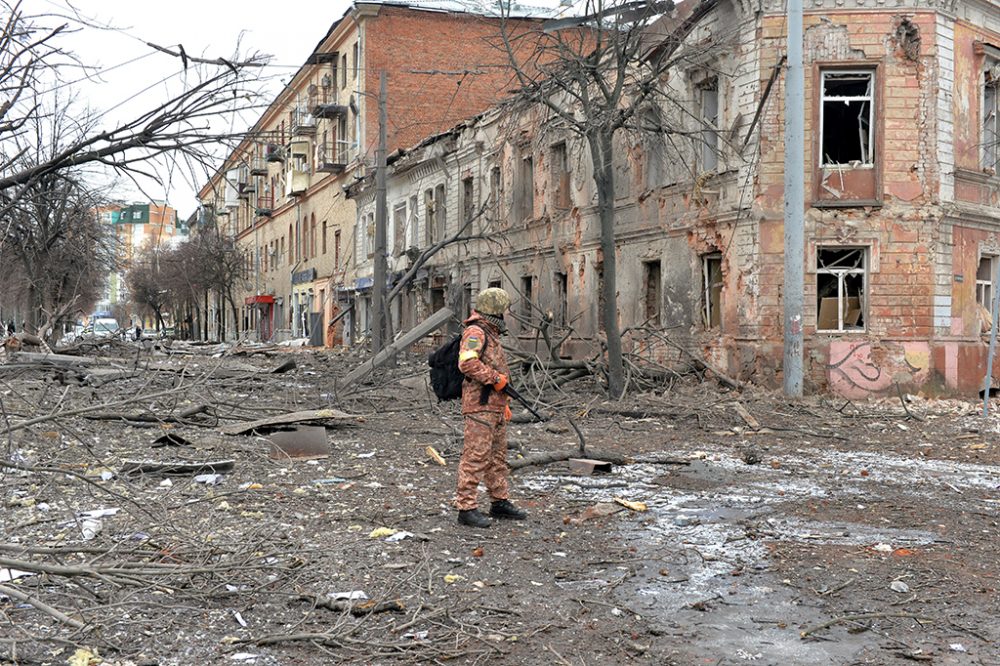 Ukrainischer Soldat am 7. März in Charkiw (Bild: Sergey Bobok/AFP)