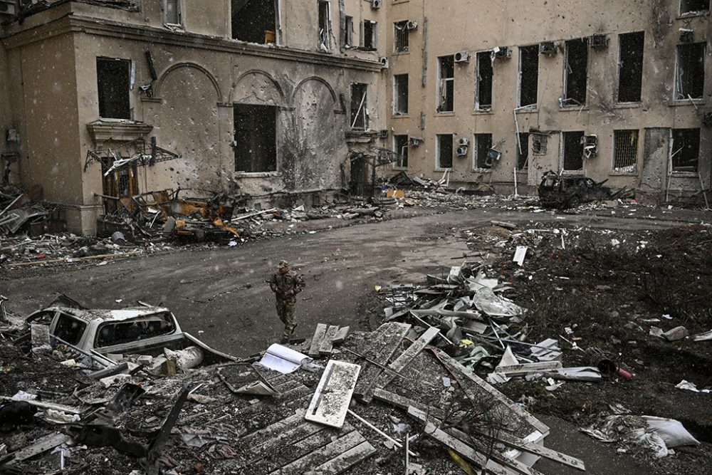 Auch das Gebäude der Regionalverwaltung von Charkiv ist zerstört worden (Bild: Aris Messinis/AFP)