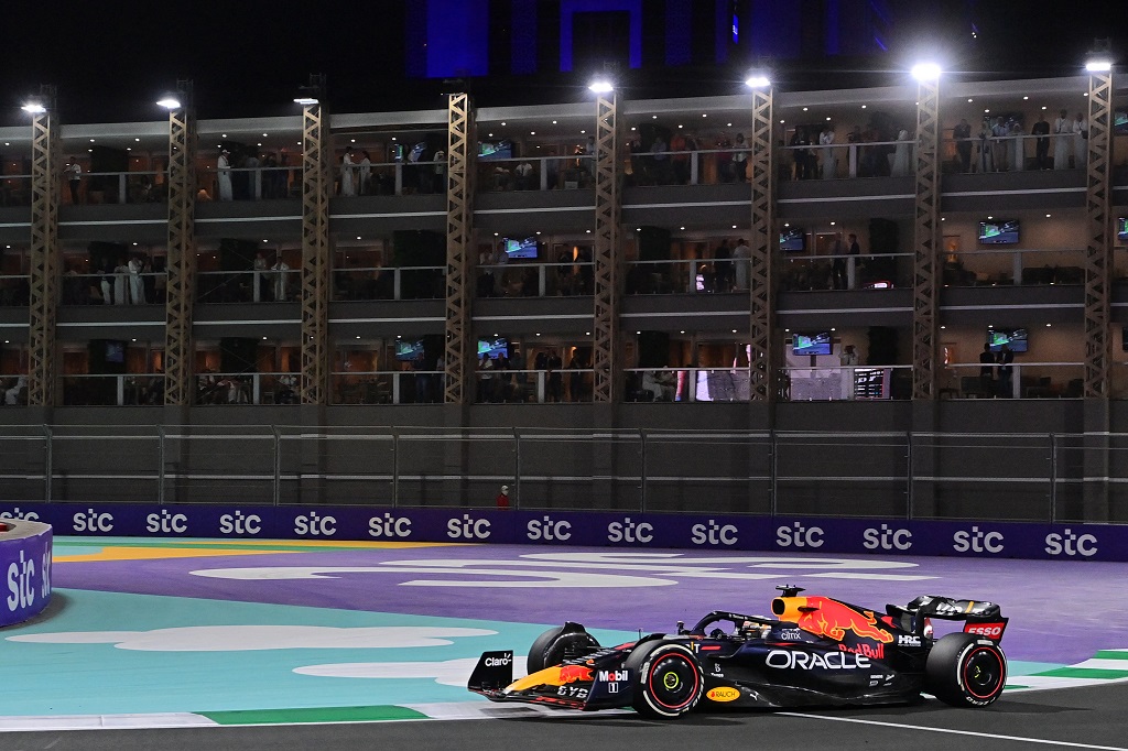 Max Verstappen gewinnt in Saudi-Arabien (Bild: Andrej Isakovic/AFP)