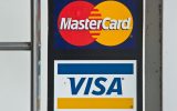 Visa und Mastercard (Illustrationsbild: Nicholas Kamm/AFP)