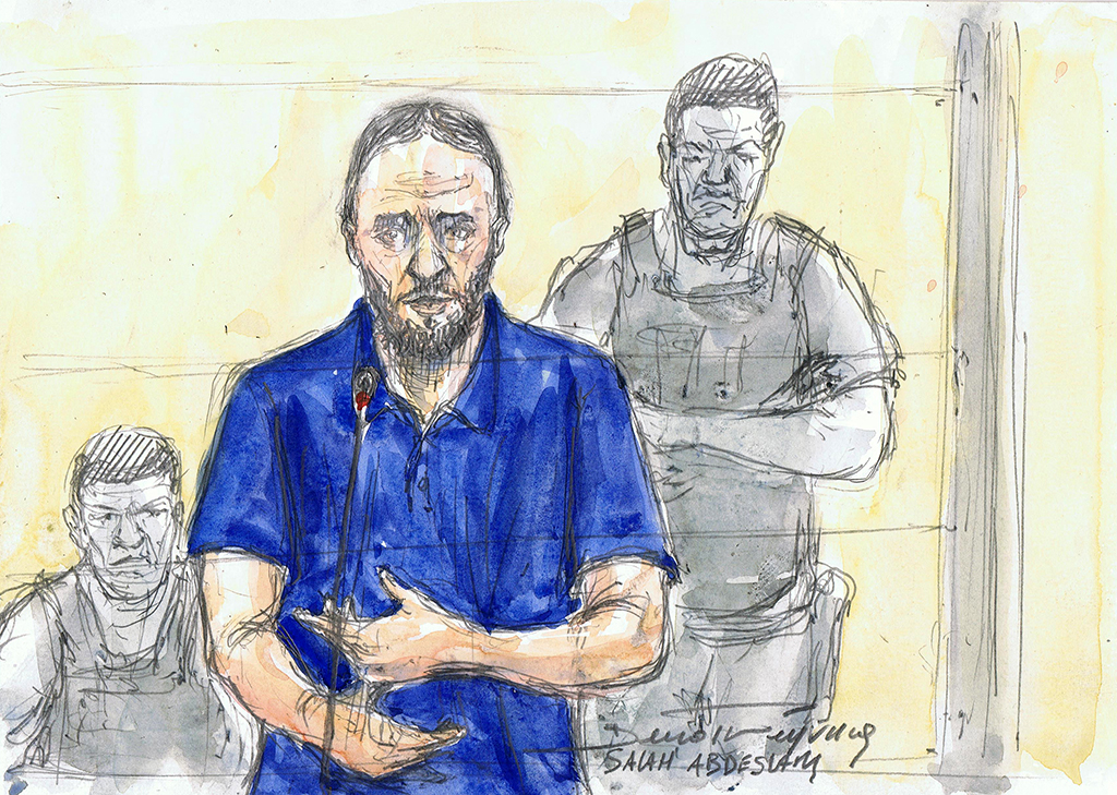 Salah Abdeslam am 14. April vor Gericht in Paris (Skizze: Benoit Peyrucq/AFP)
