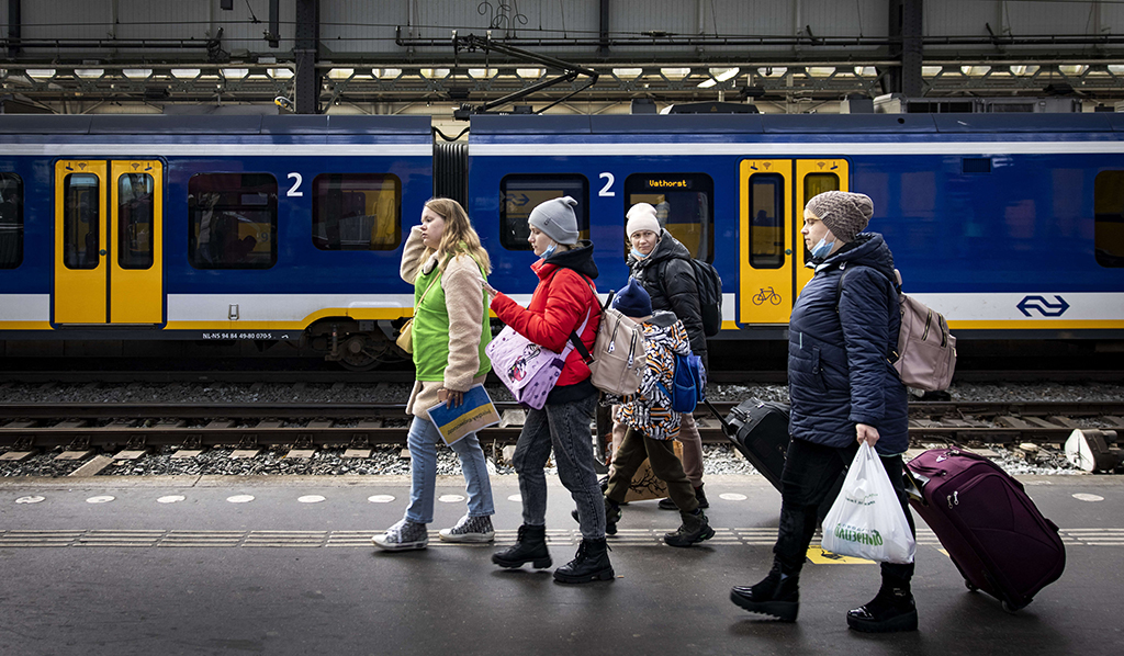 Am Bahnhof von Amsterdam (Bild: Ramon van Flymen/ANP/AFP)