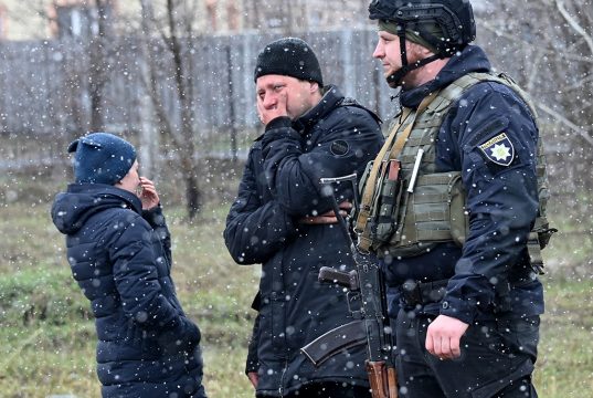 UkraVerzweifelte Menschen in Butscha