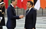 Alexander De Croo und Emmanuel Macron im März in Paris (Archivbild: Eric Lalmand/Belga)