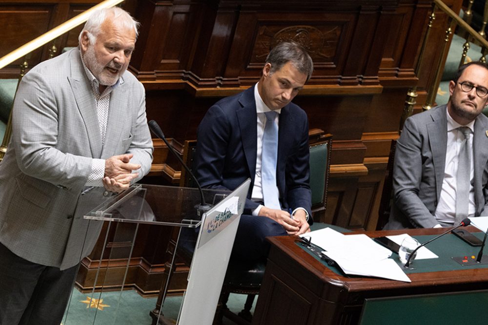 Jean-Marie Dedecker, Alexander De Croo und Vincent Van Quickenborne in der Kammer (Bild: Benoit Doppagne/Belga)