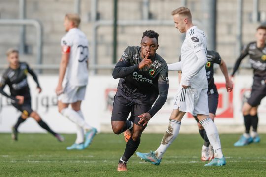 Thierry Ambrose erzielte das 1:0 für Ostende (Bild: Bruno Fahy/Belga)