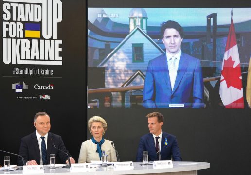 Warschauer Geberkonferenz sammelt 10 Milliarden Euro für Ukraine-Flüchtlingshilfe (Bild: Janek Skarzynski/AFP)