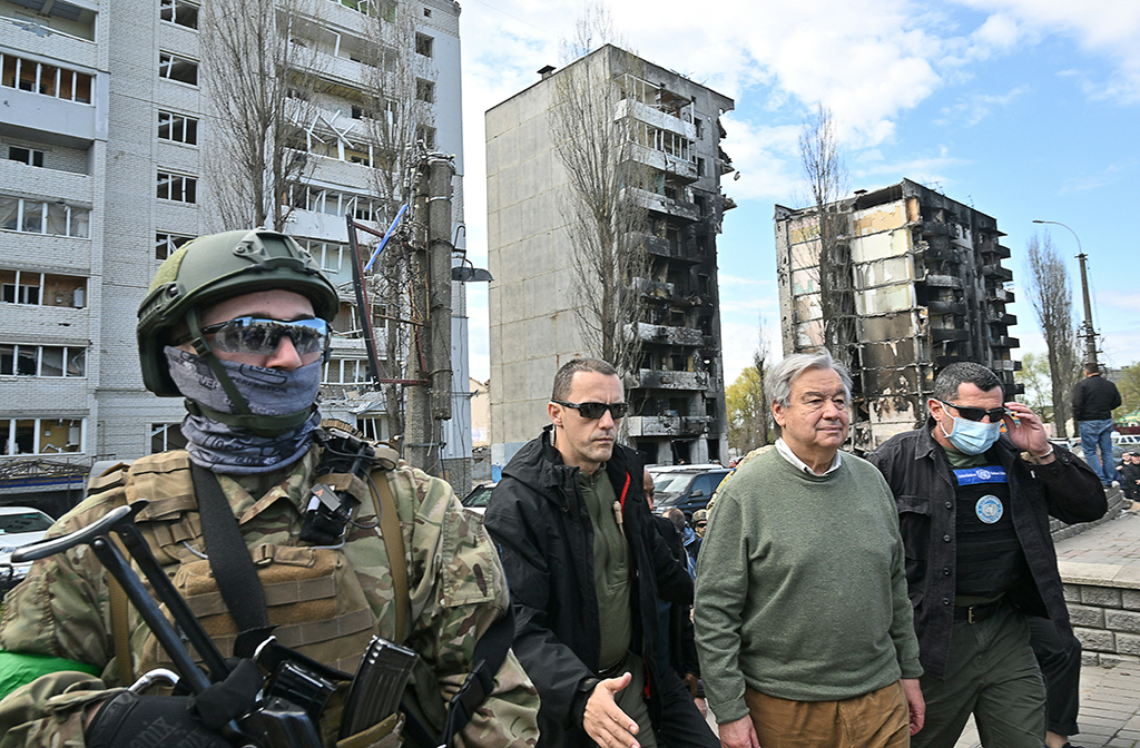 Antonio Guterres bei seinem Besuch in der Ukraine (Bild: Sergei Supinsky/AFP)