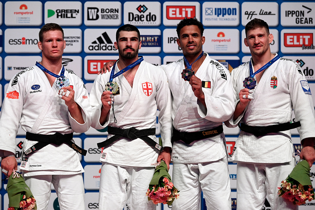Matthias Casse (Silber), Tato Grigalashvili (Gold), Sami Chouchi (Bronze) und Attila Ungvari (Bronze) - Bild: Nikolay Doychinov/AFP