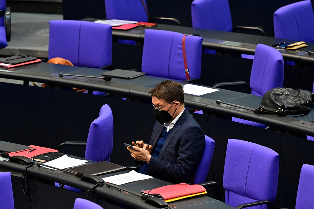 Der deutsche Gesundheitsminister Karl Lauterbach zeigte sich über das Abstimmungsergebnis enttäuscht (Bild: John MacDougall/AFP)