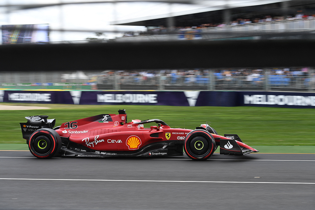 Ferrari-Pilot hat sich für den Großen Preis von Australien die Pole Position gesichert (Bild: William West/AFP)