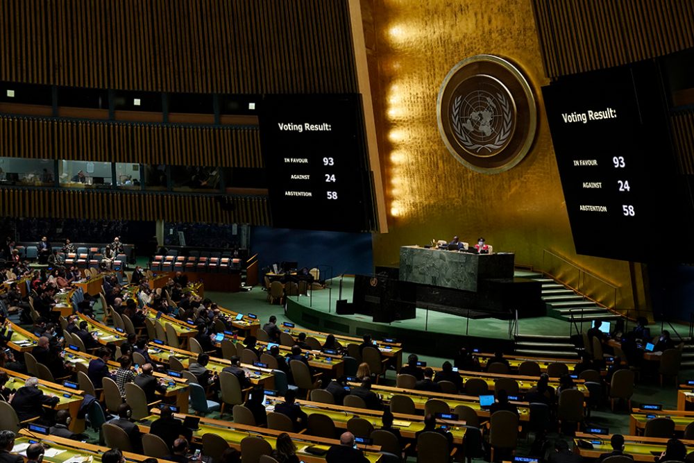 Abstimmung in der UN-Vollversammlung zur Aussetzung der Mitgliedschaft Russlands im UN-Menschenrechtsrat (Bild: Timothy A. Clary/AFP)