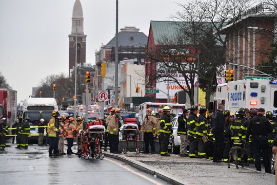 16 Verletzte bei Schüssen in New Yorker U-Bahn-Station (Bild: Angela Weiss/AFP)