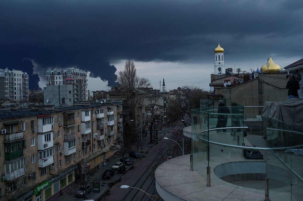 Schwarze Rauchwolken über Odessa (Archivbild: Bulent Kilic/AFP)