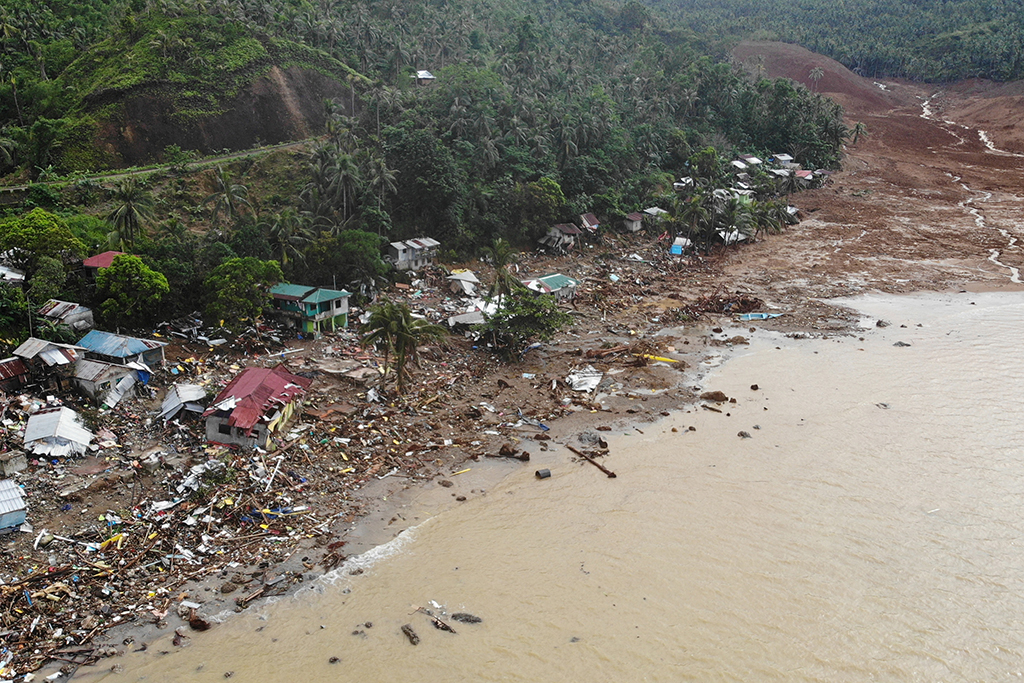 Zerstürungen in dem Dorf Pilar in der Provinz Leyte, Philippinen