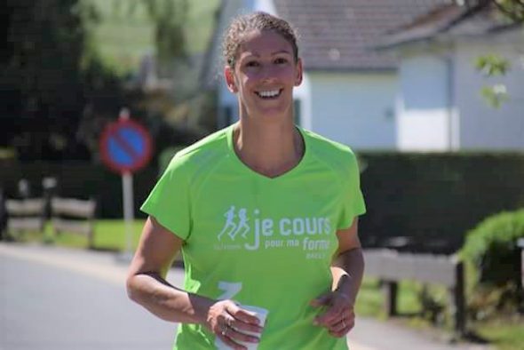 Sandrine Dinon ist ausgebildete Sporttrainerin und geht selbst gerne joggen (Bild: privat)
