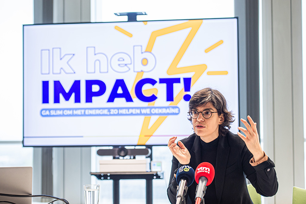 Energieministerin Tinne van der Straeten am Donnerstag bei der Vorstellung der föderalen Kampagne "Ik heb impact – J’ai un impact" (Bild: Jonas Roosens/Belga)