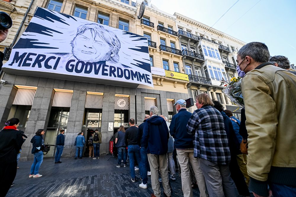 Im Musikclub "Ancienne Belgique" in Brüssel konnten Fans von Arno Abschied nehmen (Bild: Dirk Waem/Belga)