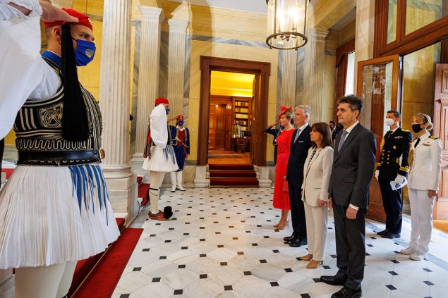 Königin Mathilde, König Philippe, Katerina Sakellaropoulou und Partner Pavlos Kotsonis in Athen (Bild: Olivier Matthys/Belga)