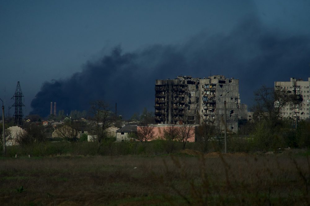 Rauch über dem Stahlwerk Azovstal (Bild vom 29. April: Andrey Borodulin/AFP)