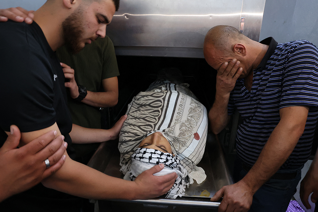 Familie des getöteten Palästinensers Zayd Mohammed Ghouneim (Bild: Hazem Bader/AFP)