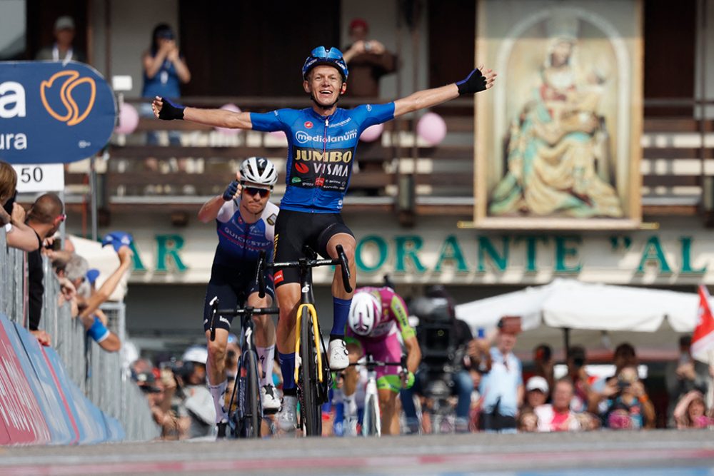 Koen Bouwman gewinnt die 19. Etappe des Giro d'Italia