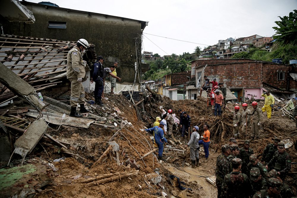 Suche nach Verschütteten in in Recife, Pernambuco (Bild: Brenda Alcantara/AFP)