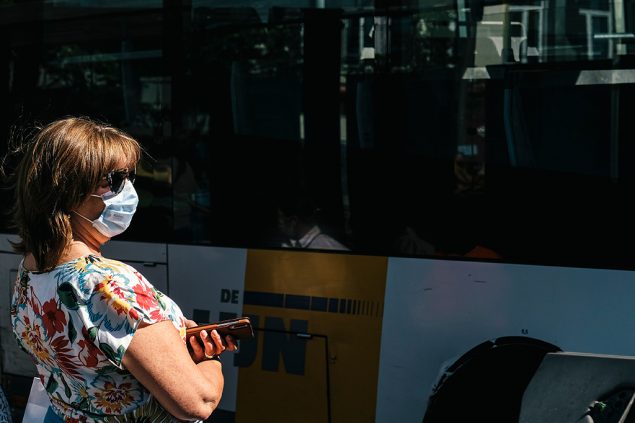 Die Maskenpflicht für Bus und Bahn wird abgeschafft (Bild: Dirk Waem/Belga)
