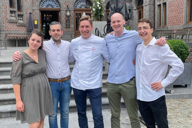 Sternekoch Gary Kirchens (Mitte) mit seinem Team (Bild: Marc Dirix/Belga)