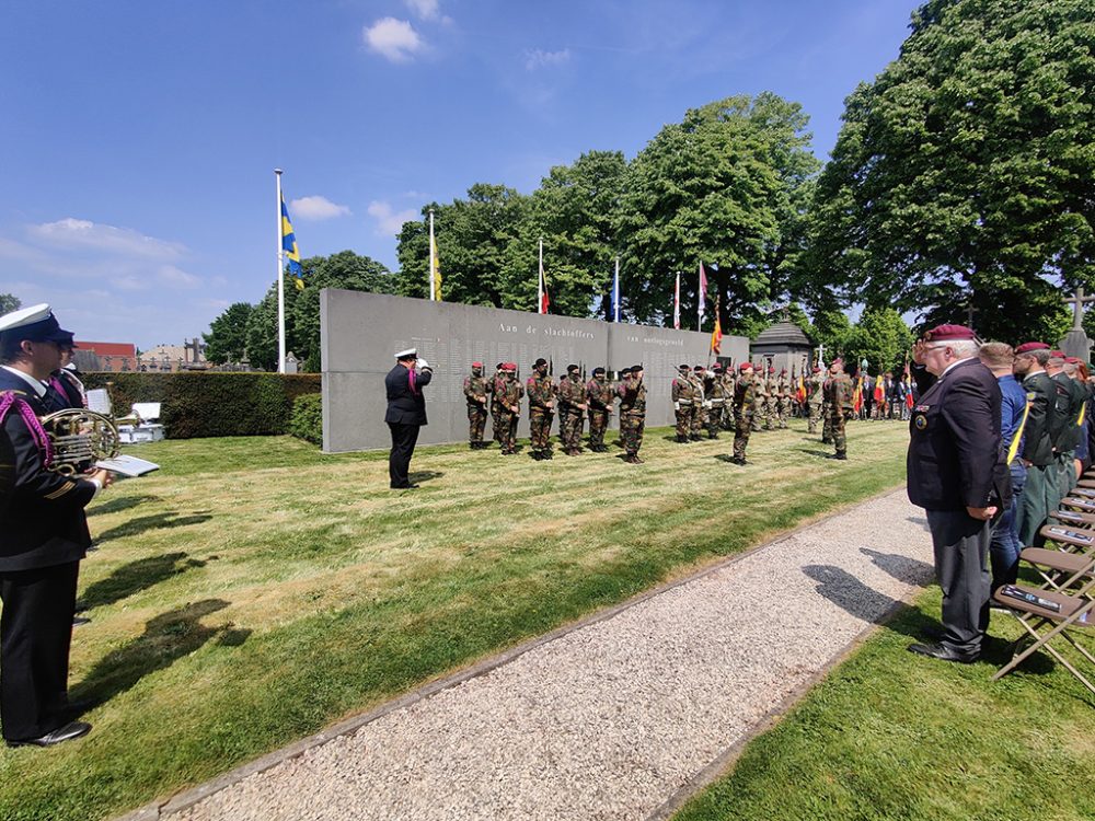 Gedenkzeremonie am Freitag in Kortrijk (Bild: Maaike Tijssens/Belga)