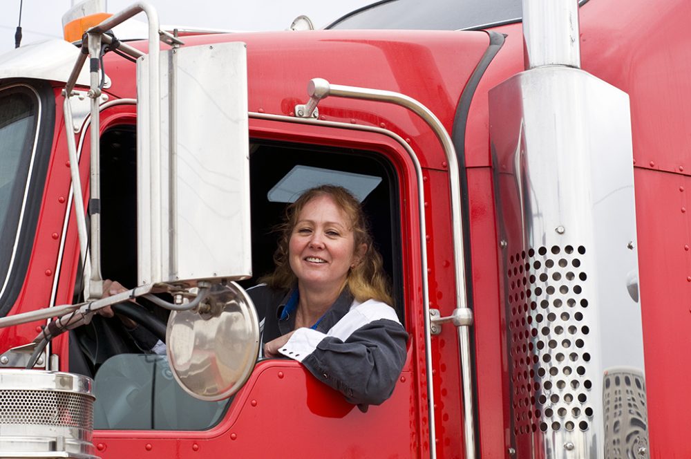 LKW-Fahrerin (Bild: Rcarner/Panthermedia)