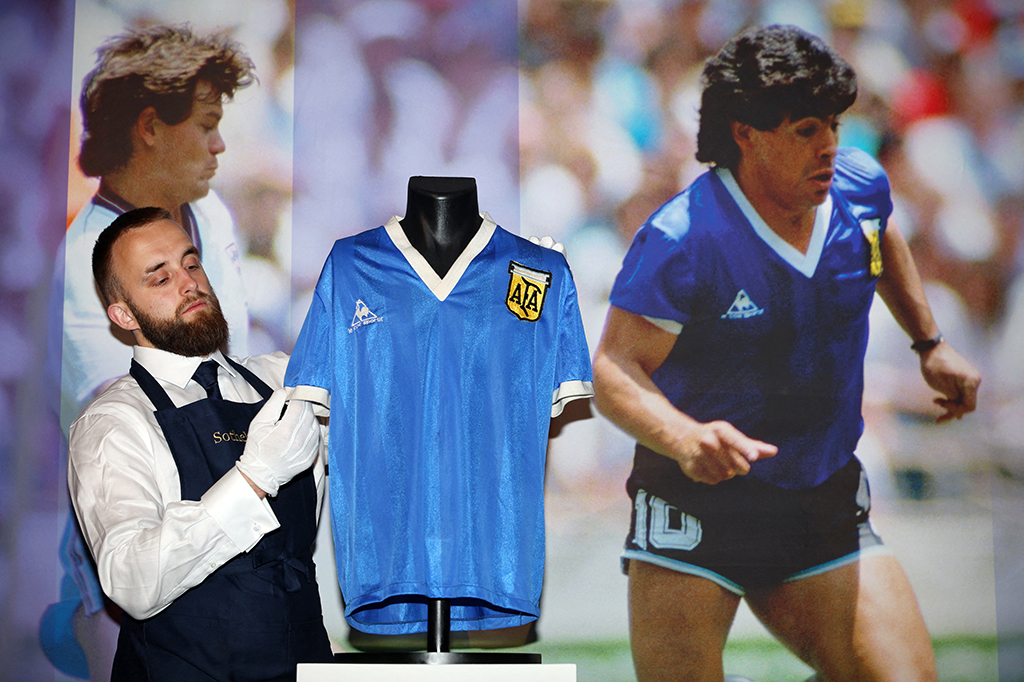 Sotheby's versteigert Maradonas WM-Trikot von 1986