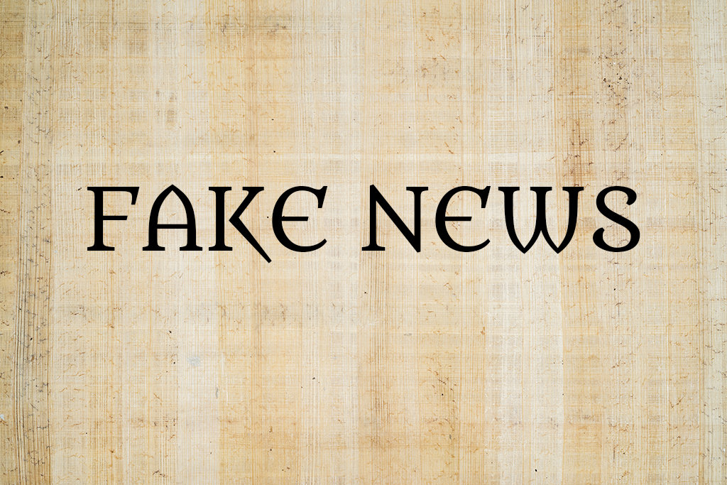 Papyrus mit "Fake News"
