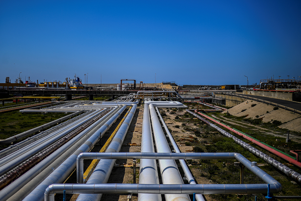 Öl-Pipeline am Hafen Sines in Portugal (Bild: Patricia De Melo Moreira/AFP)