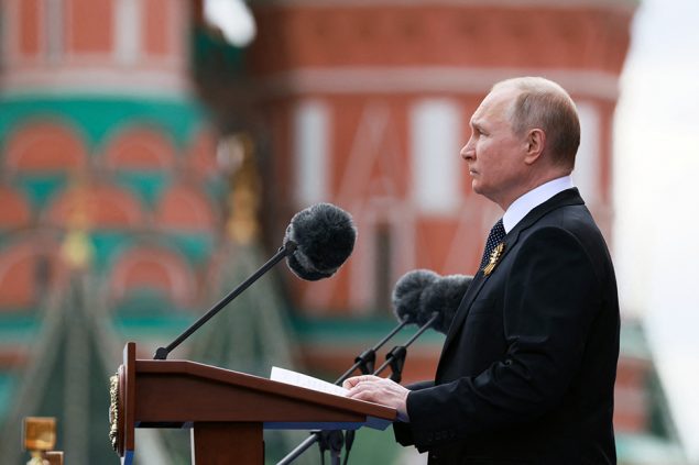 Russlands Präsident Putin am Montag bei seiner Rede anlässlich der großen Militärparade in Moskau (Bild: Mikhail Metzel/Sputnik/AFP)