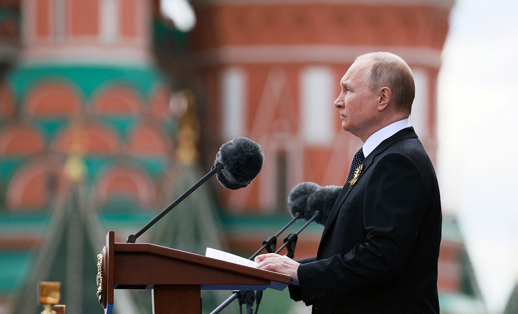 Russlands Präsident Putin am Montag bei seiner Rede anlässlich der großen Militärparade in Moskau (Bild: Mikhail Metzel/Sputnik/AFP)