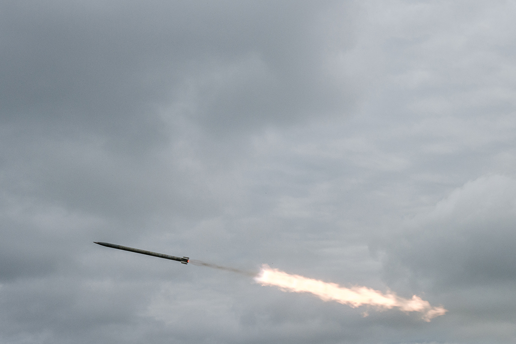 Raketenangriff (Bild: Yasuyoshi Chiba/AFP)